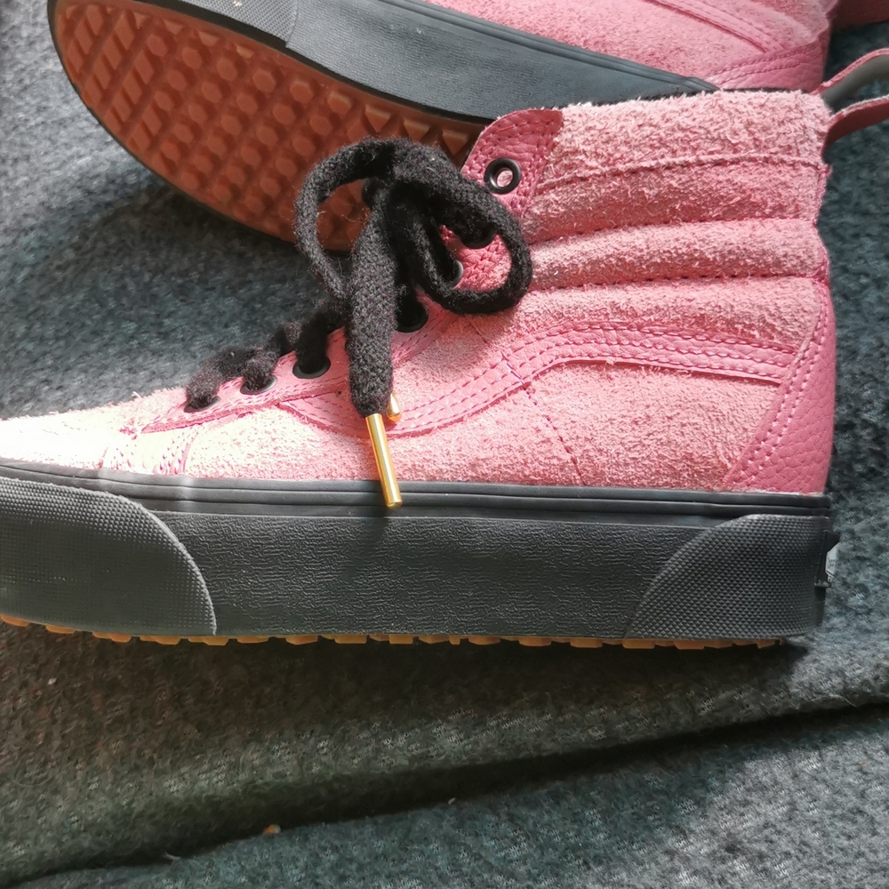 Vans - Picture 6 of 9